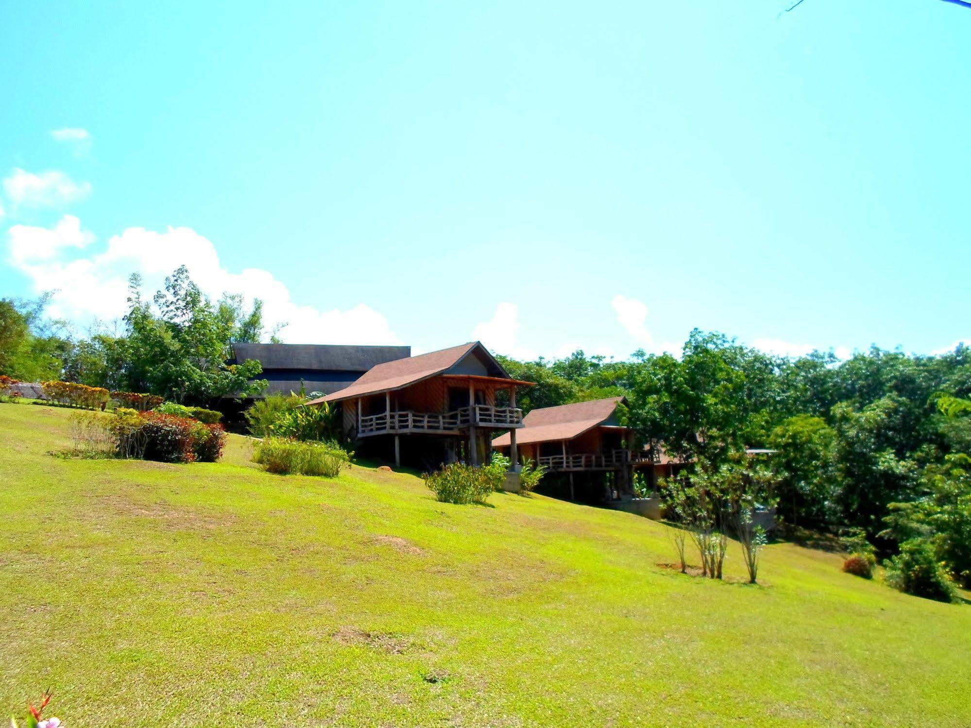 The Cliff & River Jungle Resort Phanom Buitenkant foto