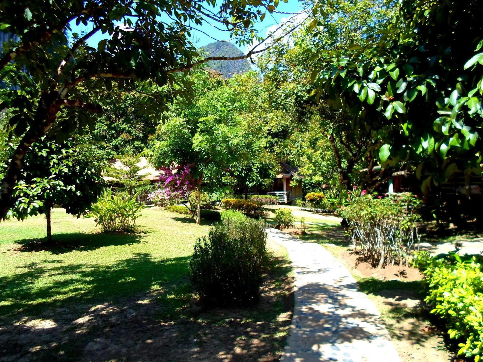 The Cliff & River Jungle Resort Phanom Buitenkant foto
