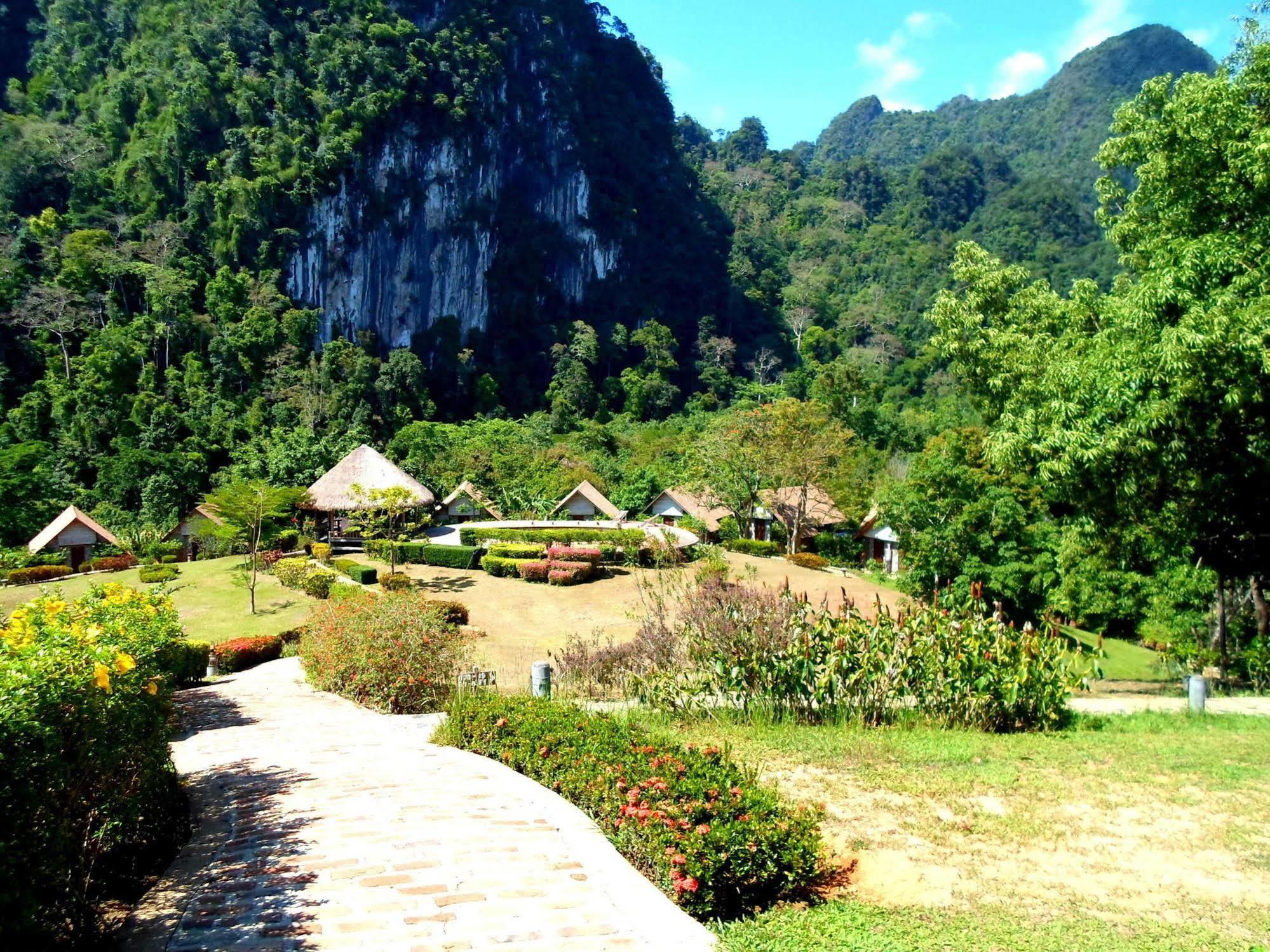 The Cliff & River Jungle Resort Phanom Buitenkant foto
